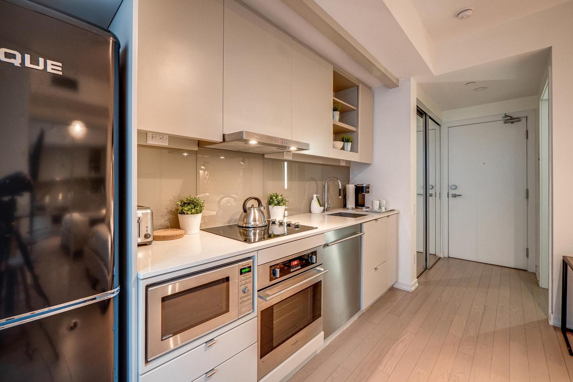 Modern Suite On Peter St - City View Toronto Exteriör bild