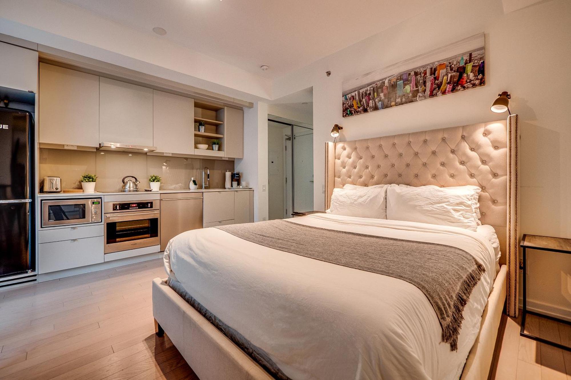 Modern Suite On Peter St - City View Toronto Exteriör bild