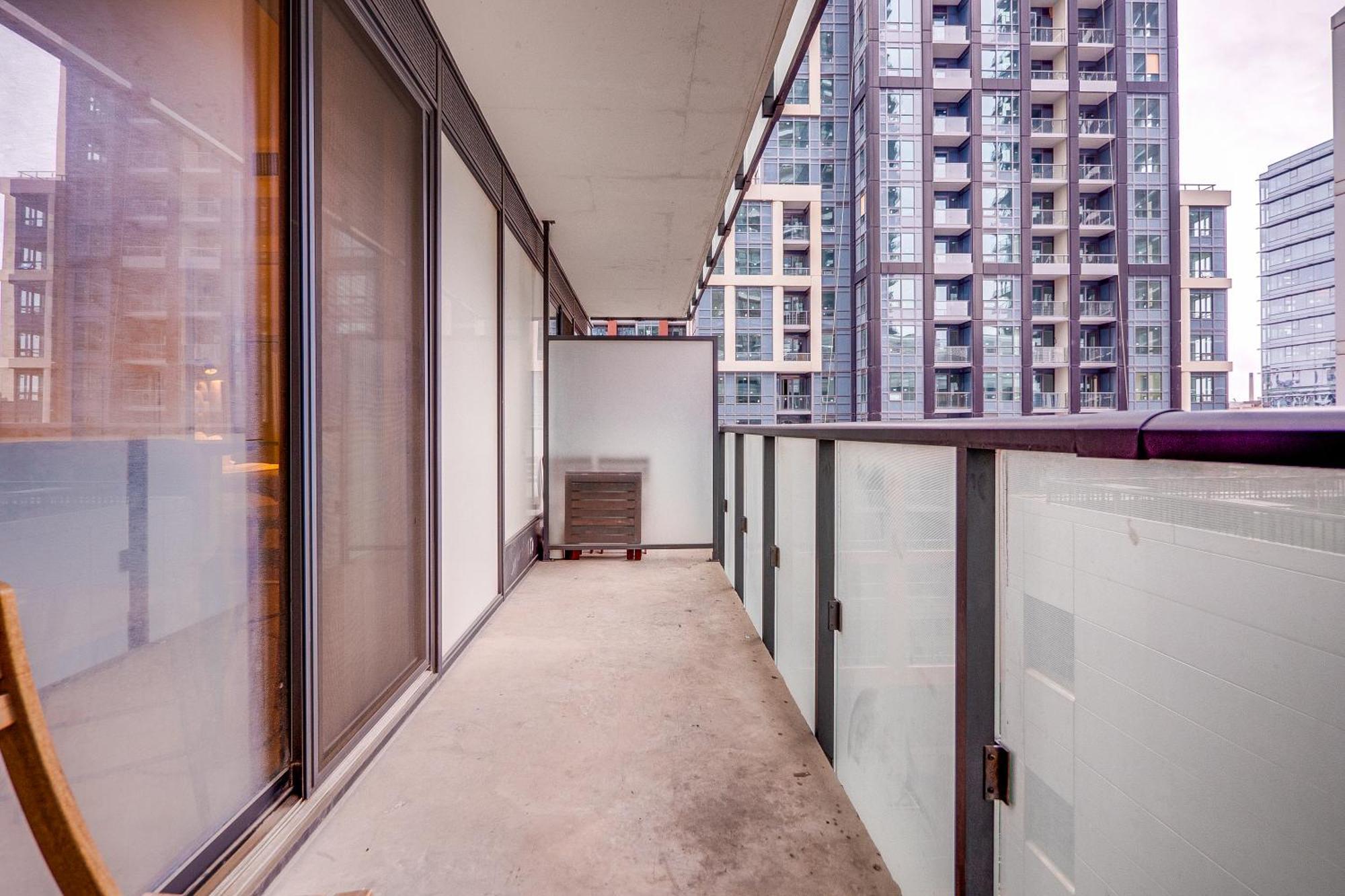 Modern Suite On Peter St - City View Toronto Exteriör bild